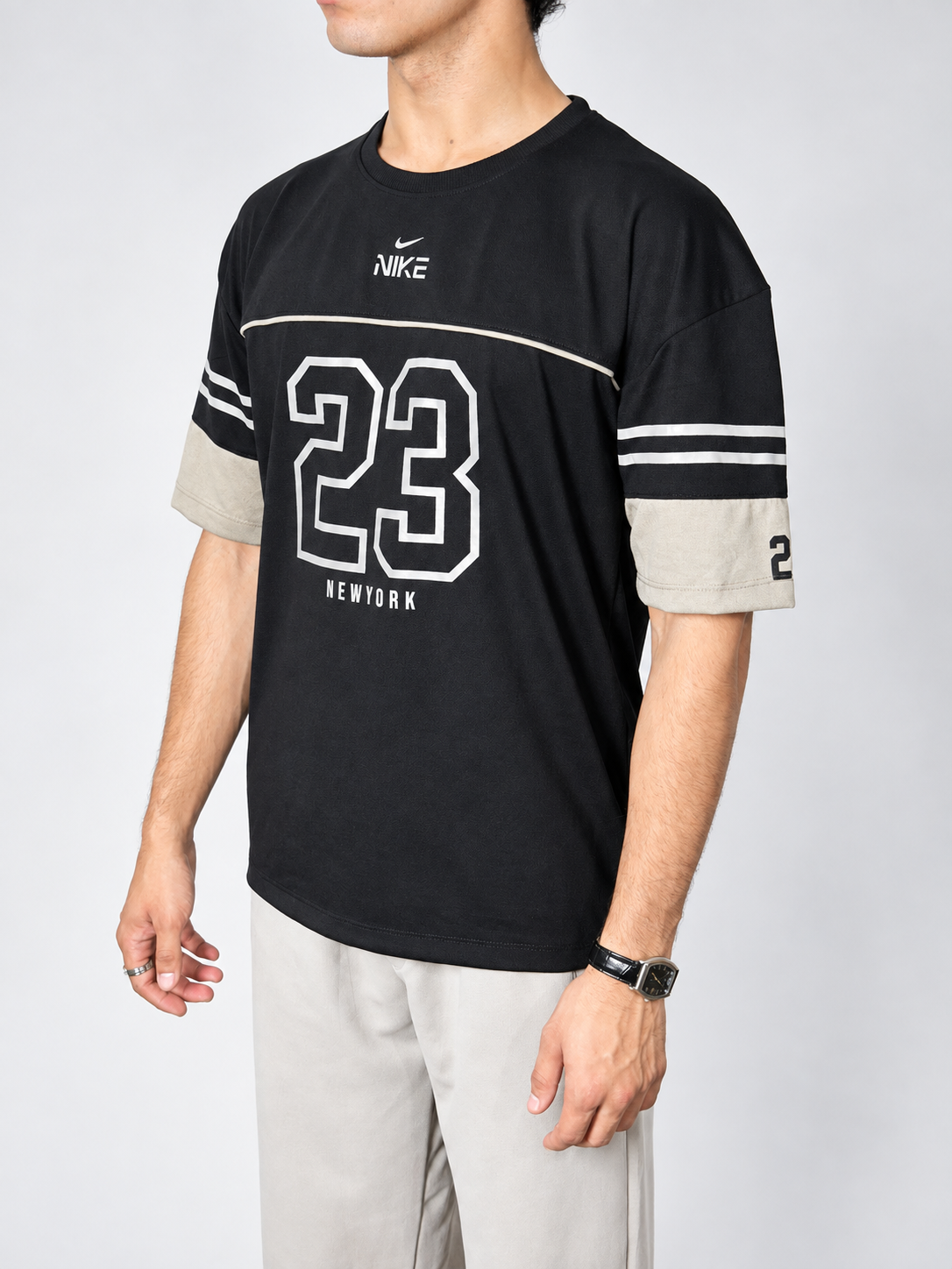 Nike Drop-Shoulder Oversized Graphic Tee "23" – Black
