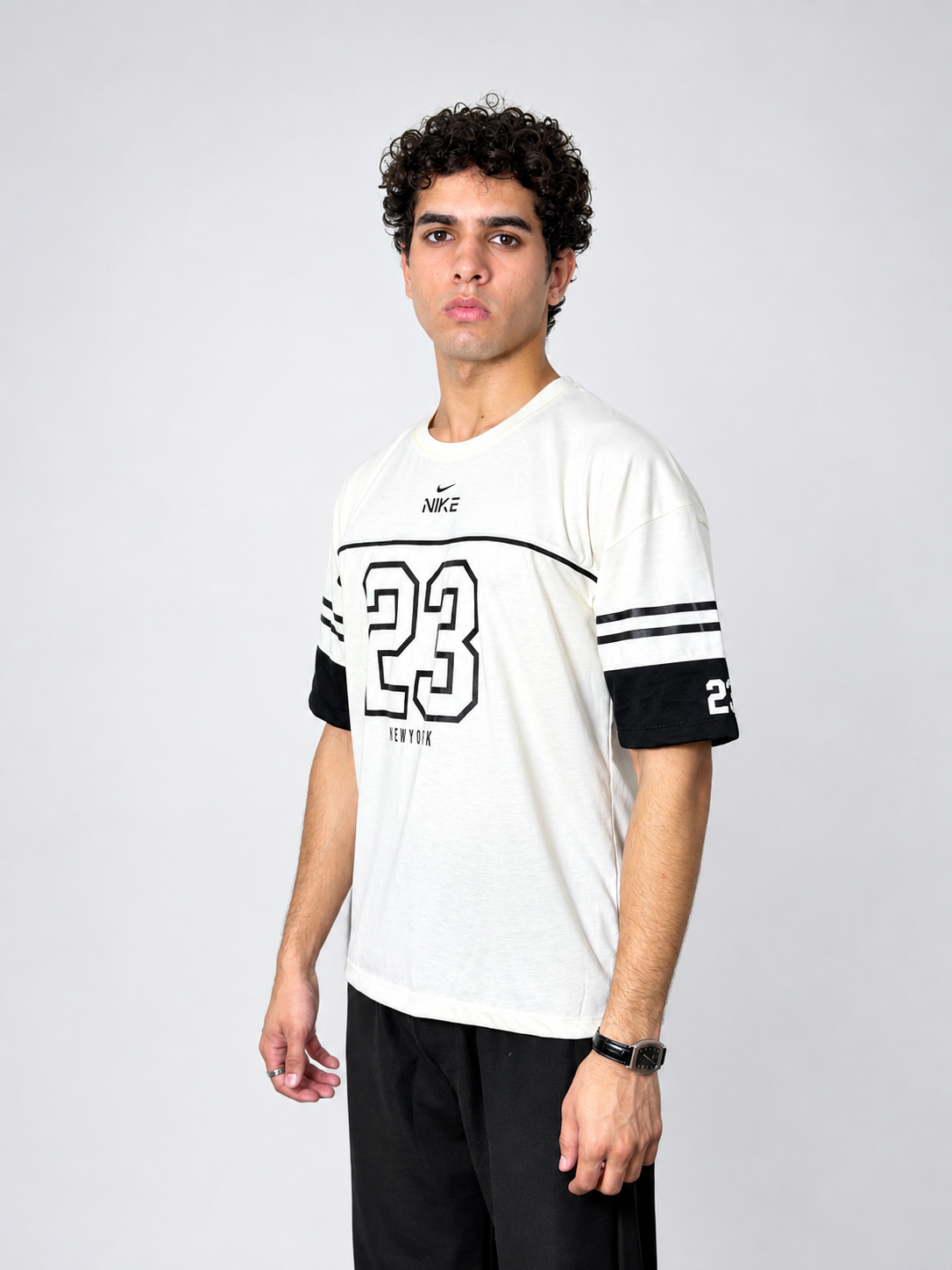 Nike Drop-Shoulder Oversized Graphic Tee "23" – Off-White