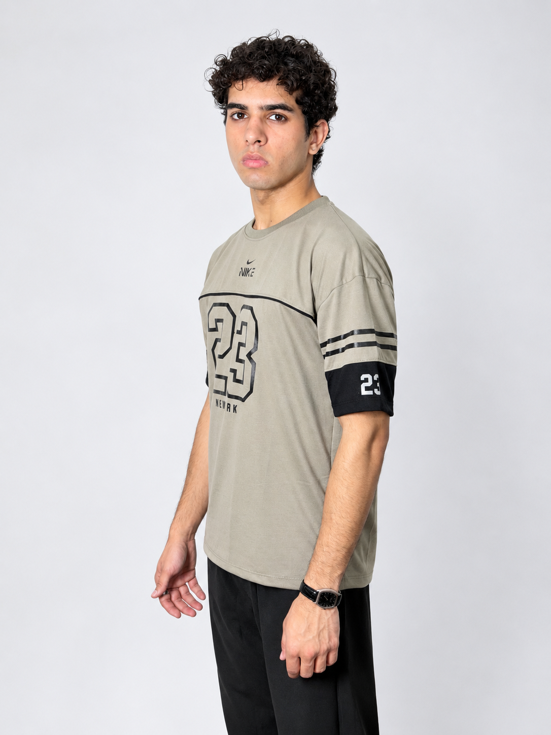 Nike Drop-Shoulder Oversized Graphic Tee "23" – Olive Grey