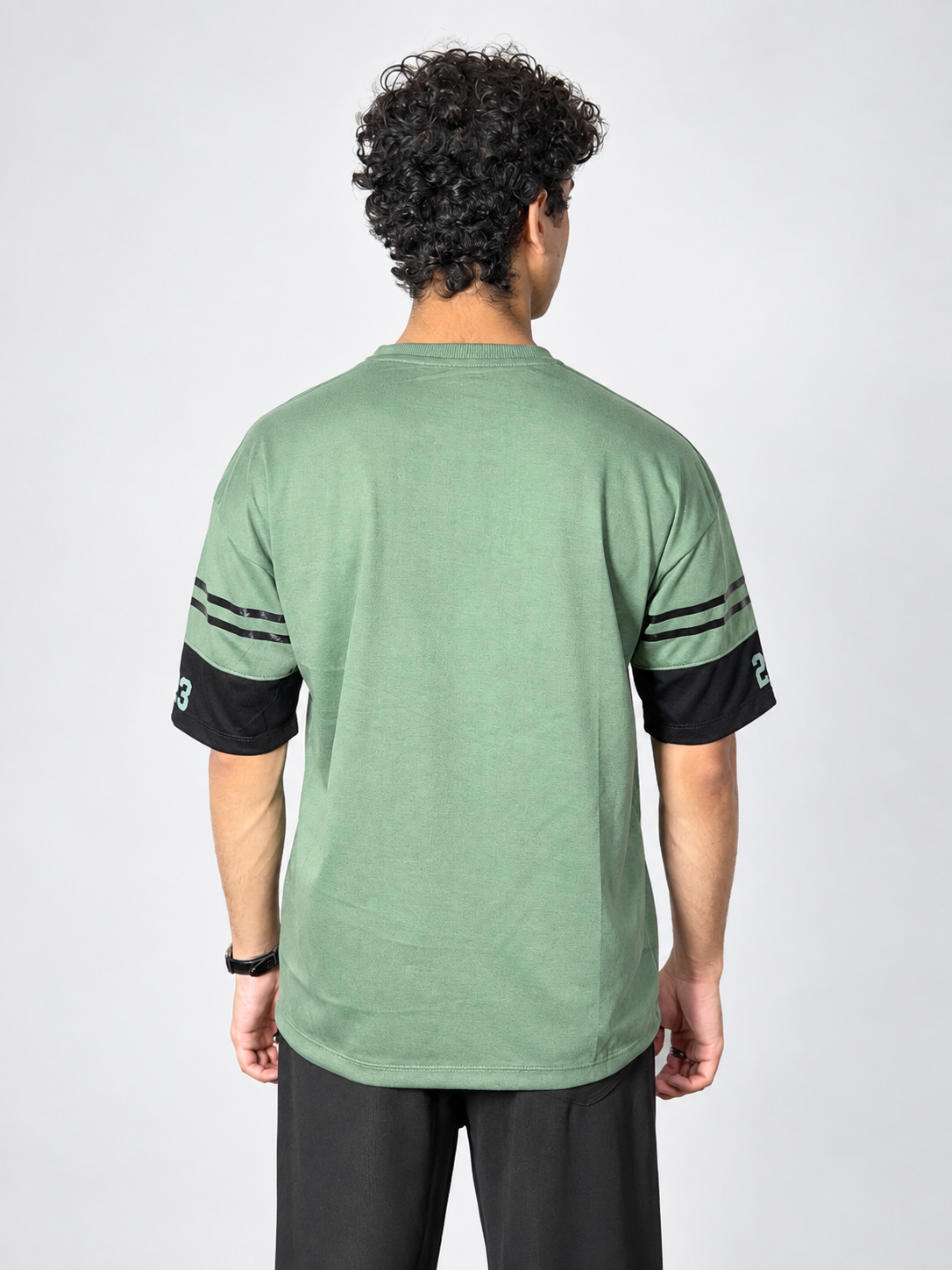 Nike Drop-Shoulder Oversized Graphic Tee "23" – Green